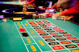 royal slot APP ဖြင့် ဘောလုံးလောင်းကြေး မြန်မာနိုင်ငံတွင် ကစားနေပုံ
